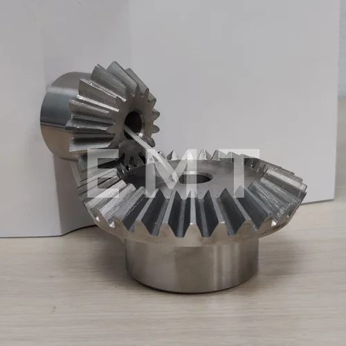 Коническая пара прямозубая (B) C28B450, передат. число=1:3, M=2, Z=15/45, EMT | ЕМТ